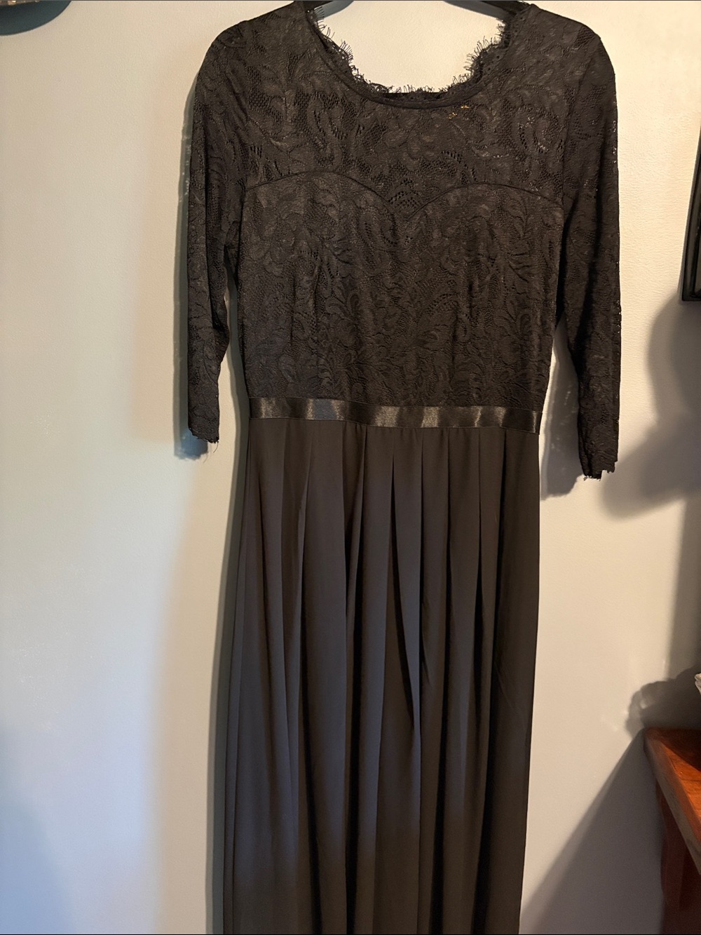 Miusol Black Lace Bodice Maxi Dress with Pleated Skirt